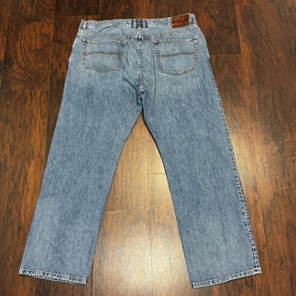 Tommy Bahama “Easy Fit” Classic Blue Denim Jeans 42 x 32 - Picture 11 of 13